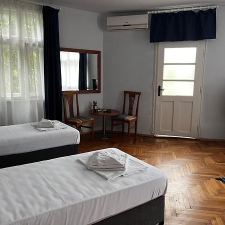 Guest Rooms Donovi Βάρνα Εξωτερικό φωτογραφία
