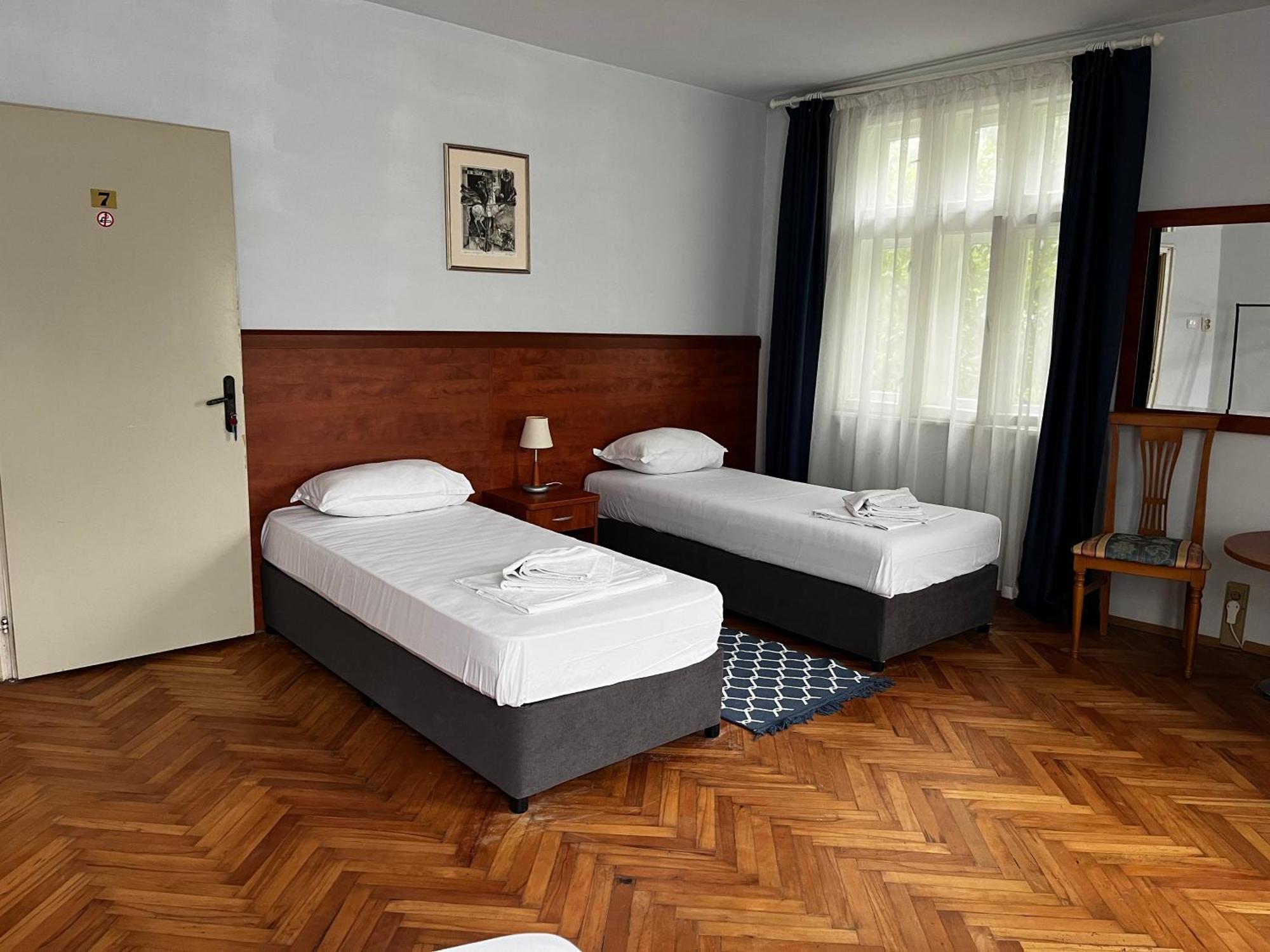 Guest Rooms Donovi Βάρνα Εξωτερικό φωτογραφία